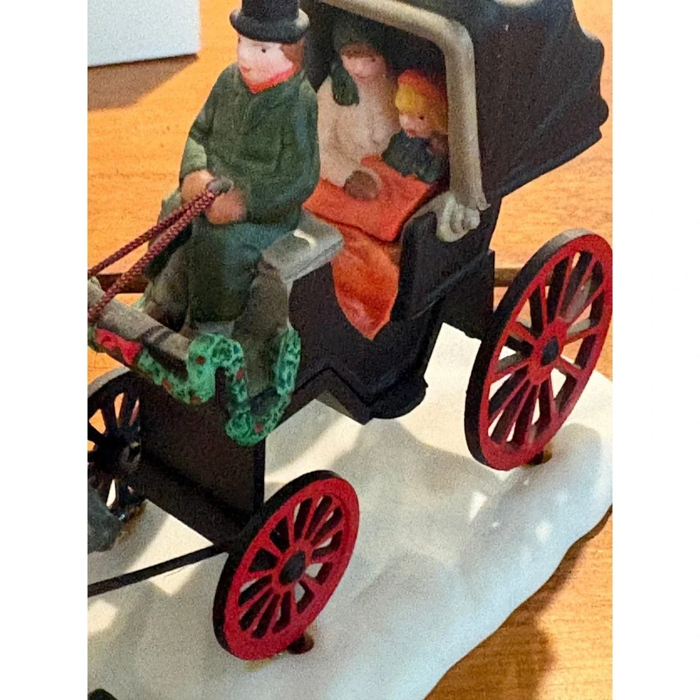 Dept 56 Central Park Carriage Heritage Village Collection 5979-0 Porcelain Multi